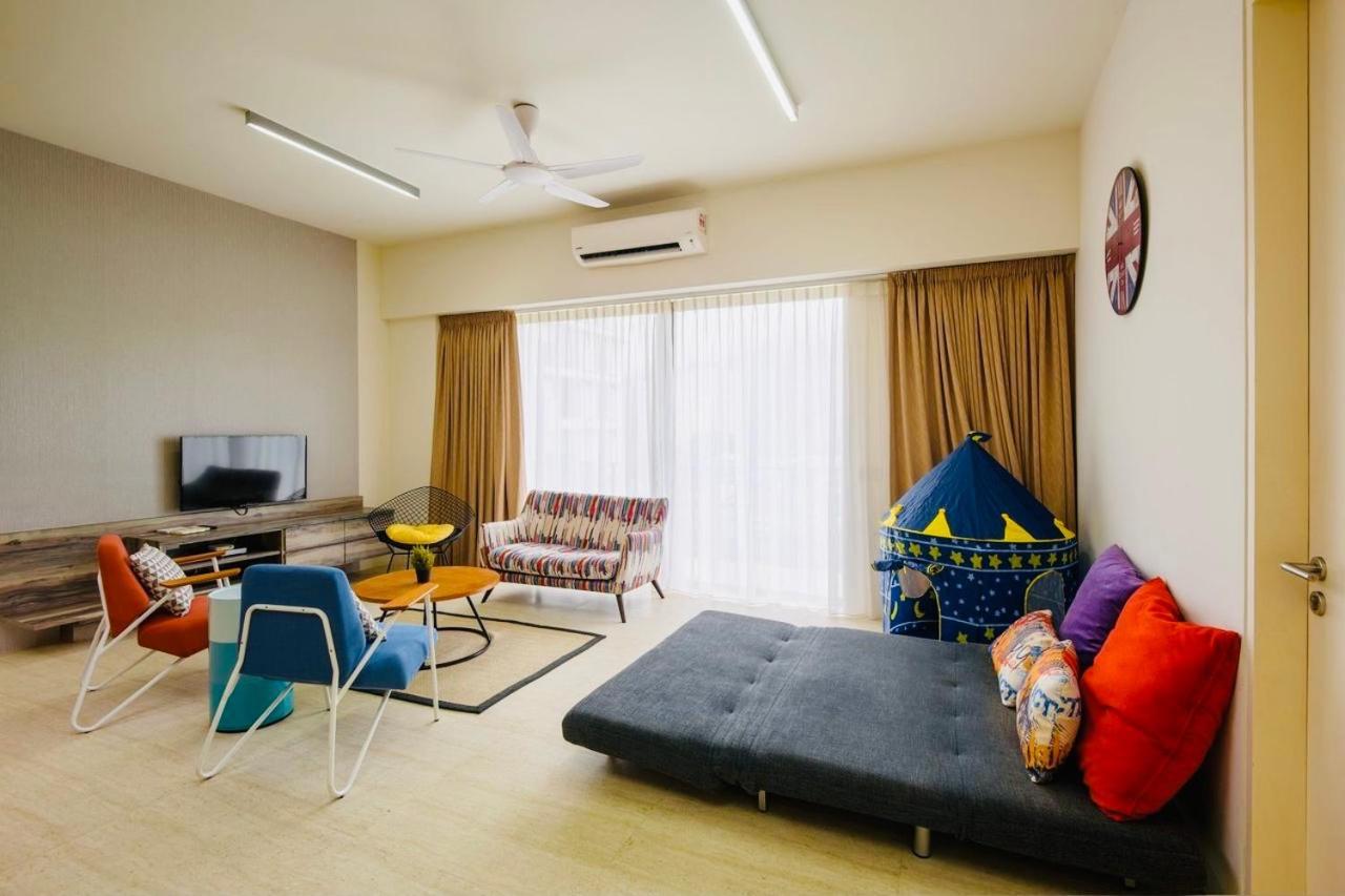 By The Sea Beach Front Apartment Batu Ferringhi Exterior photo
