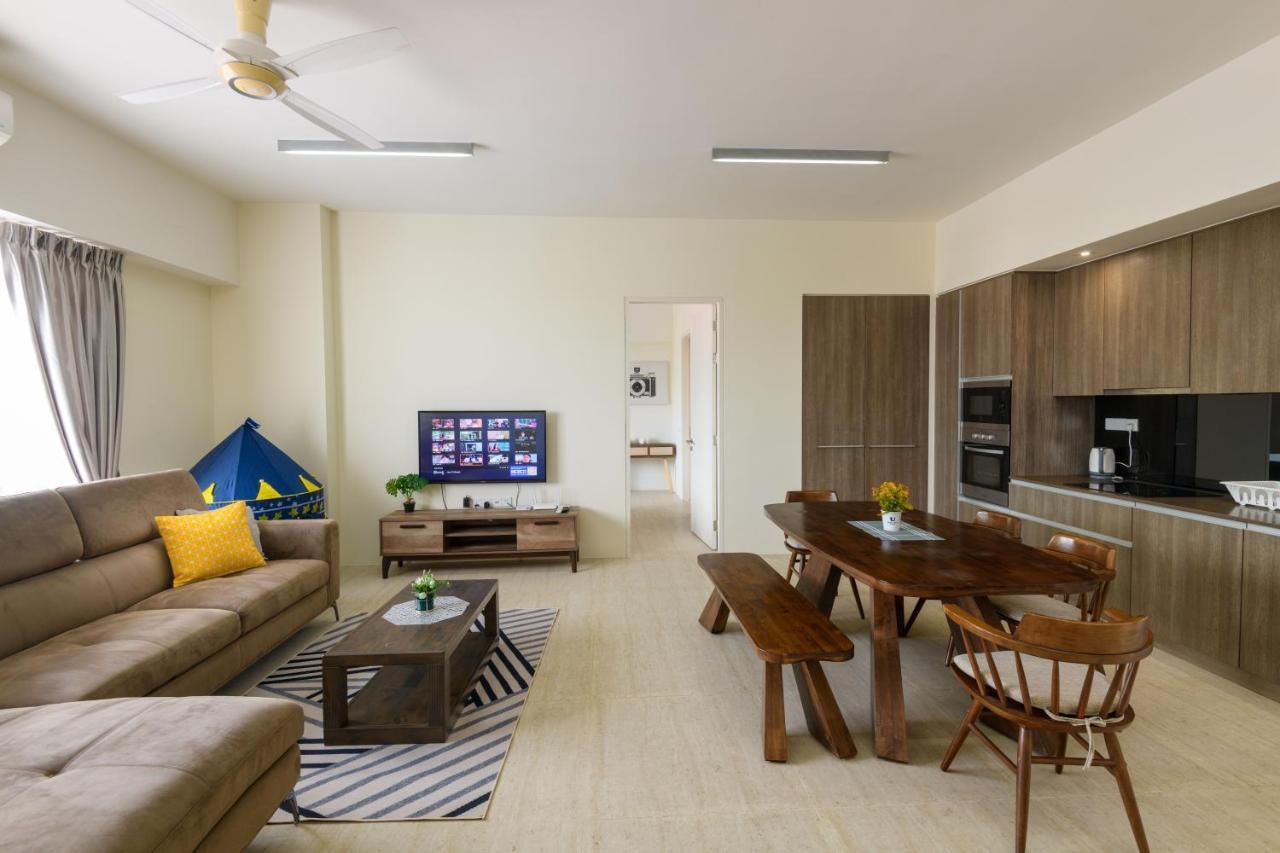 By The Sea Beach Front Apartment Batu Ferringhi Exterior photo