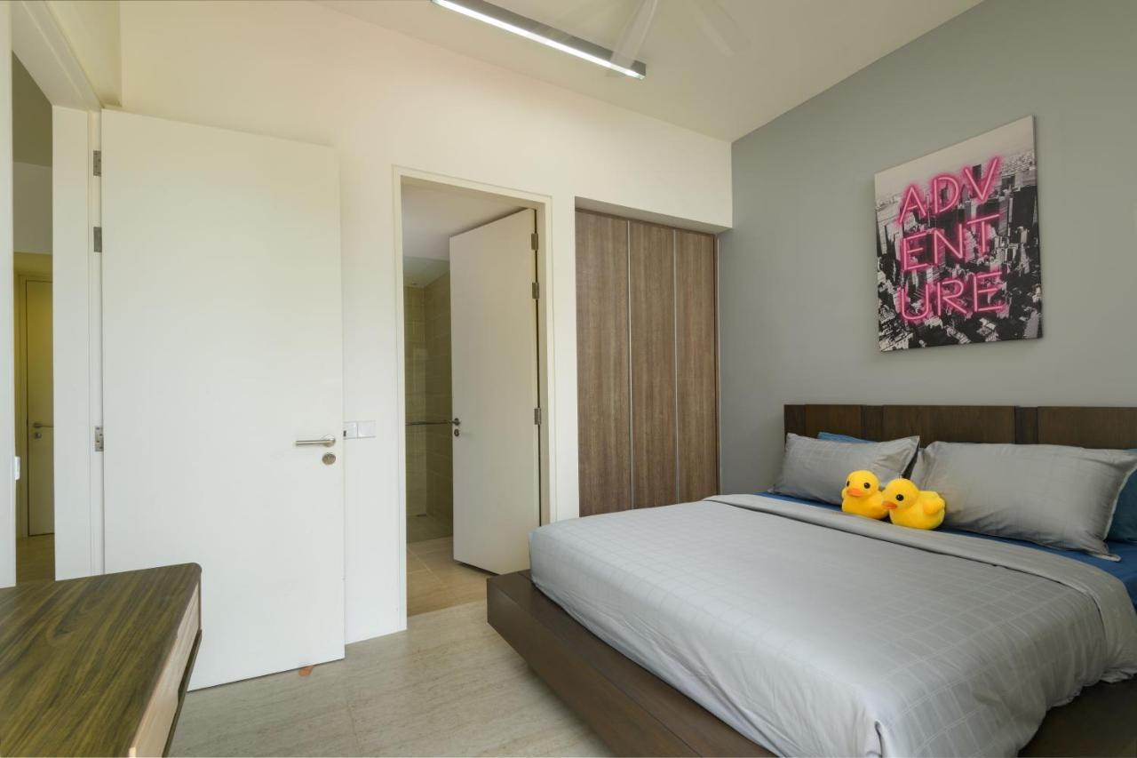 By The Sea Beach Front Apartment Batu Ferringhi Exterior photo